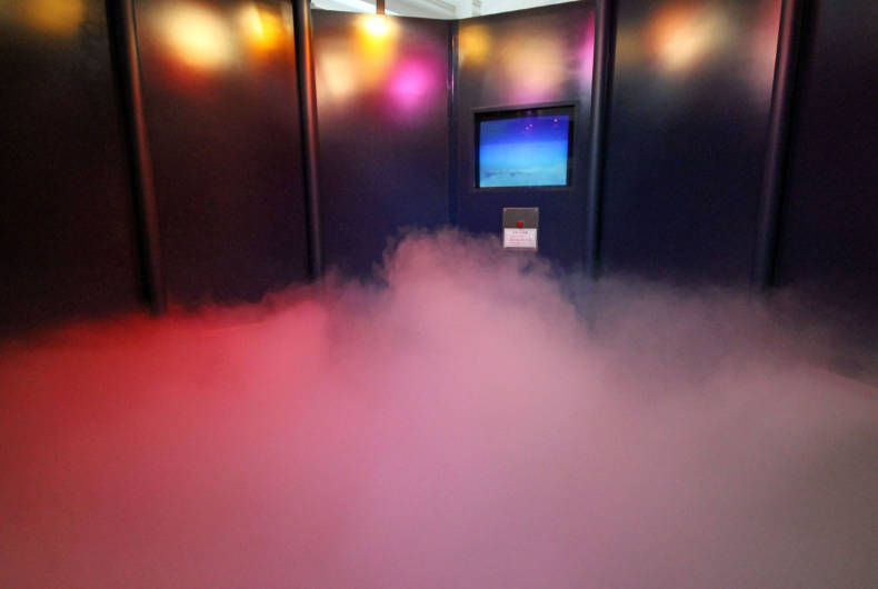 展示・タイフーンボックス(雲の体験)